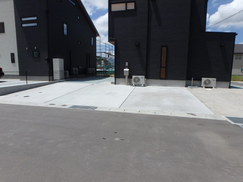 あなたの街の外構屋さん 福島市 施工事例 郵便受け 駐車場舗装