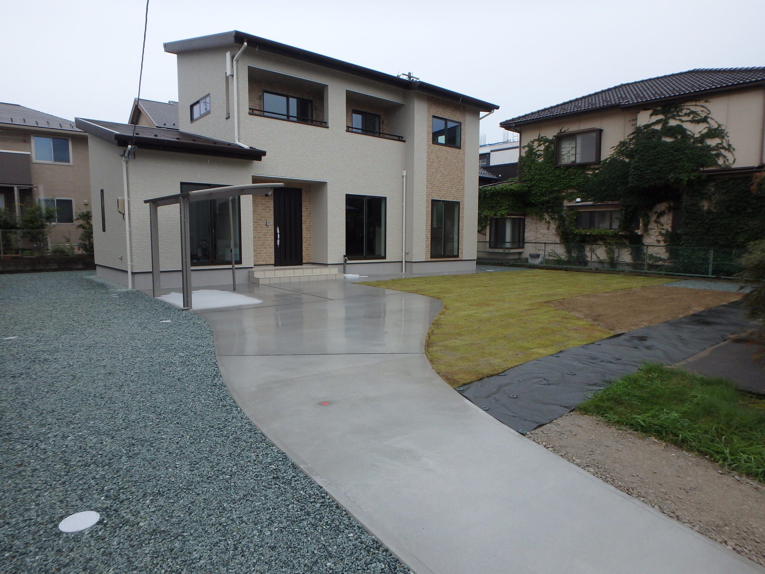 あなたの街の外構屋さん 仙台市 施工事例 アプローチ カーポート 駐車場 砂利